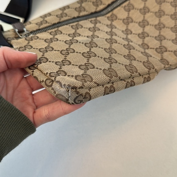 🔥GUCCI MONOGRAM CROSSBODY BELT BAG🔥 - Picture 14 of 15
